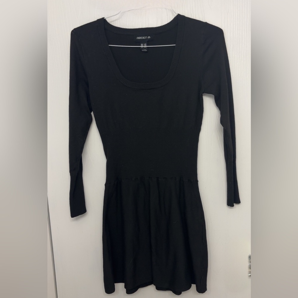 Arden B Elegant Black Long Sleeve Dress